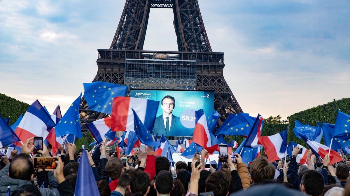 5:59: Těžké úkoly francouzského prezidenta